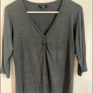 Burberry 3/4 sleeve vneck